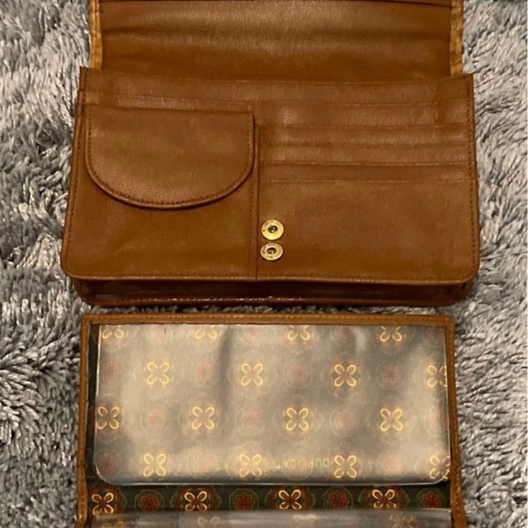 Wallet/Crossbody - Picture 3 of 6